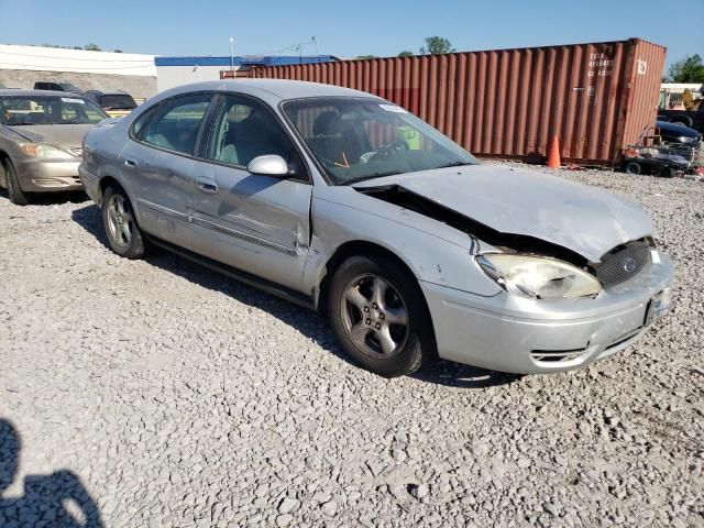 2004 Ford Taurus SE