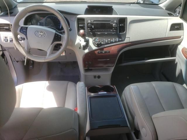 2013 Toyota Sienna XLE