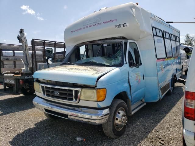 2005 Ford Econoline E350 Super Duty Cutaway Van