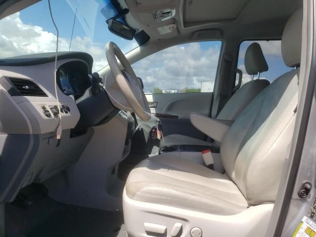 2013 Toyota Sienna XLE