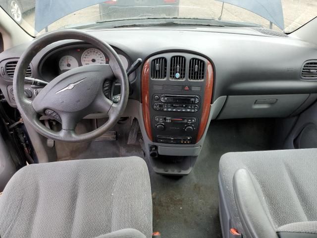 2005 Chrysler Town & Country