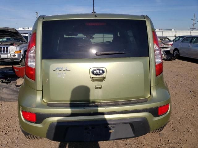 2013 KIA Soul +