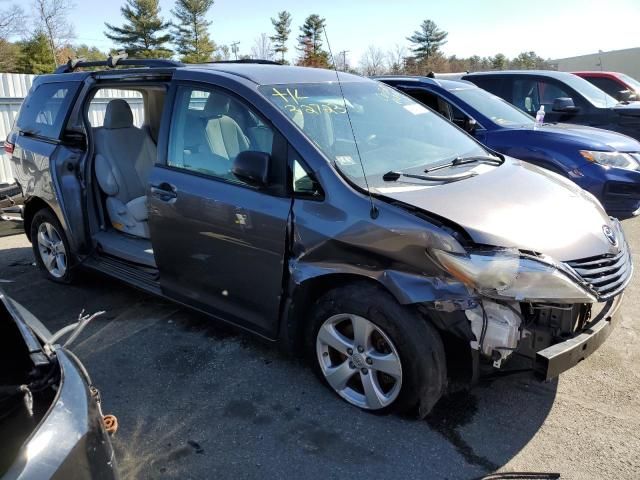 2013 Toyota Sienna LE