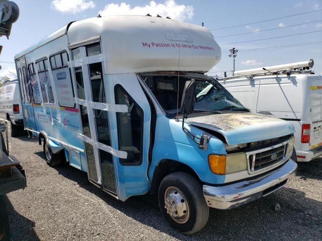 2005 Ford Econoline E350 Super Duty Cutaway Van