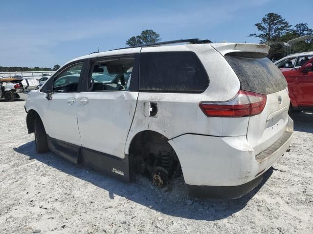 2019 Toyota Sienna LE