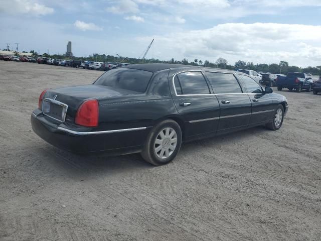 2005 Lincoln Town Car Executive