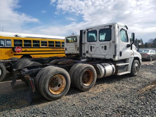 2016 Freightliner Cascadia 125