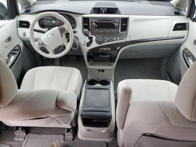 2013 Toyota Sienna LE