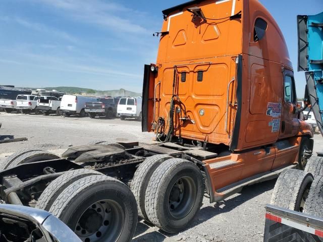 2012 Freightliner Cascadia 125