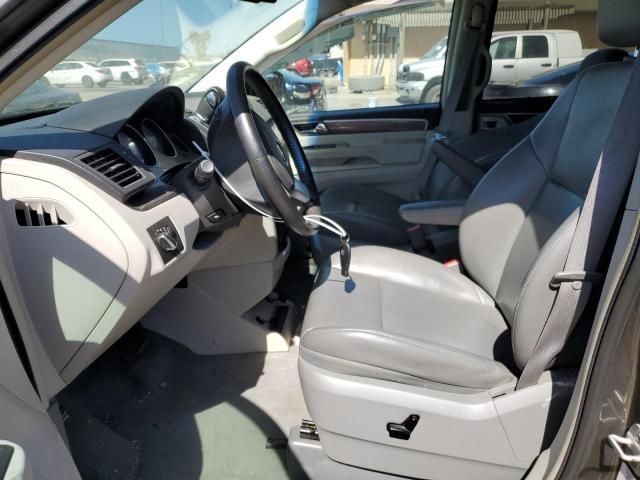 2010 Volkswagen Routan SE