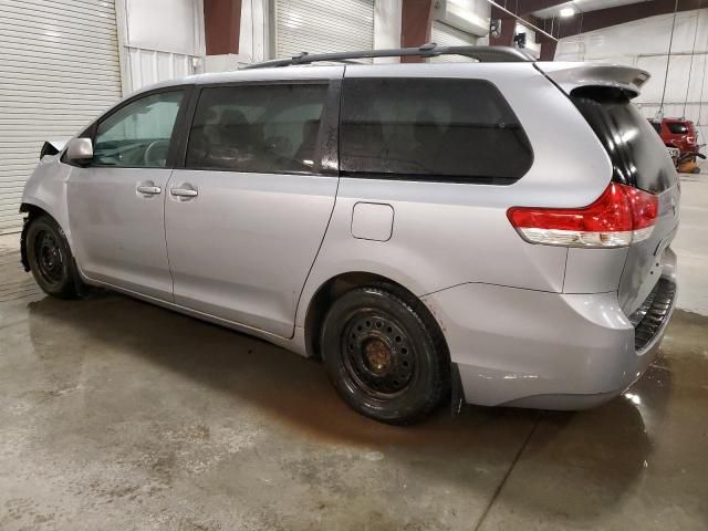 2013 Toyota Sienna LE