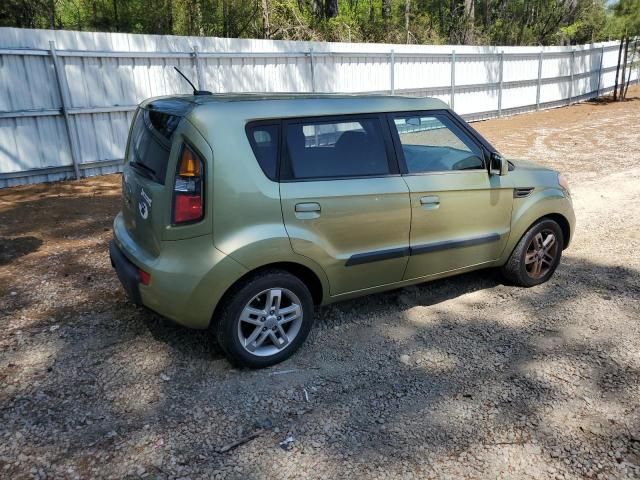 2010 KIA Soul +