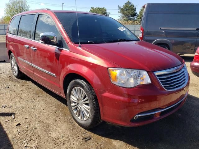 2014 Chrysler Town & Country Touring L