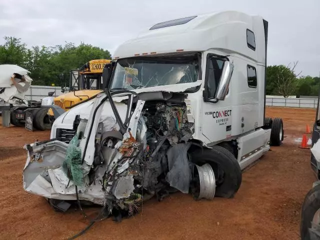 2022 Volvo VN VNL