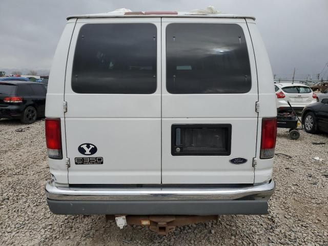 2001 Ford Econoline E350 Super Duty Wagon