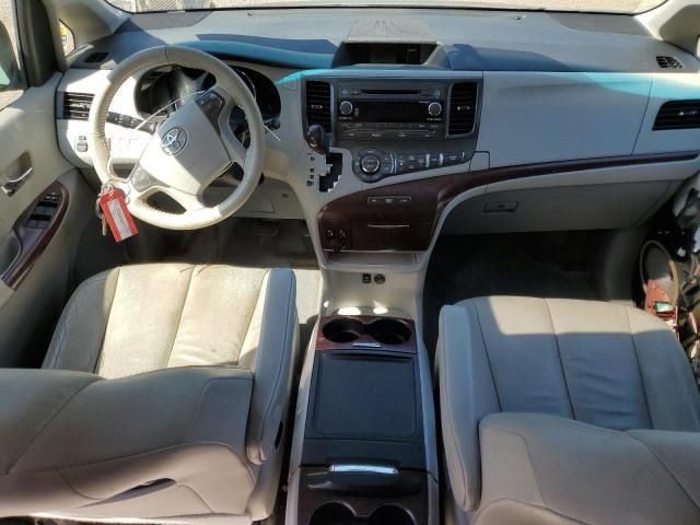 2014 Toyota Sienna XLE