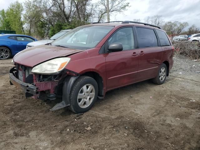 2004 Toyota Sienna CE