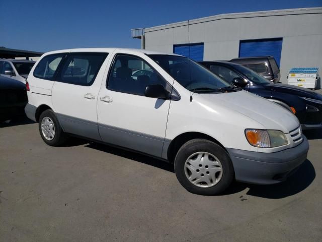 2002 Toyota Sienna CE