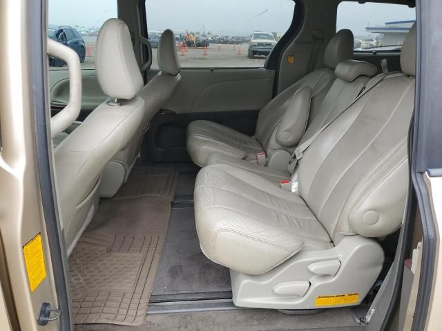 2013 Toyota Sienna XLE