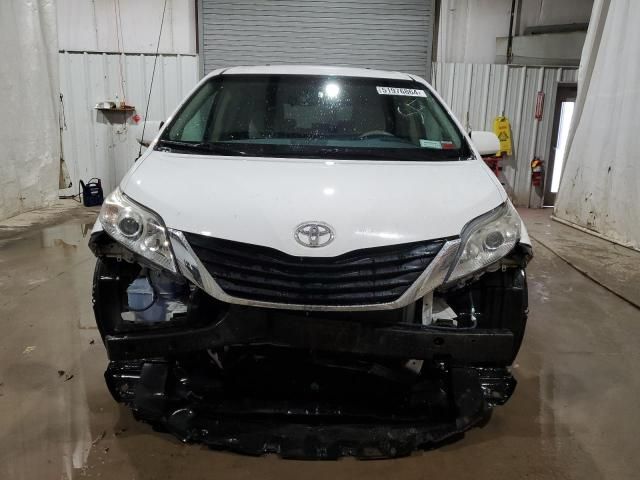 2014 Toyota Sienna LE