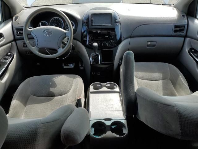 2005 Toyota Sienna CE