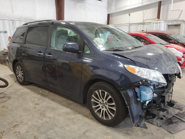 2018 Toyota Sienna XLE