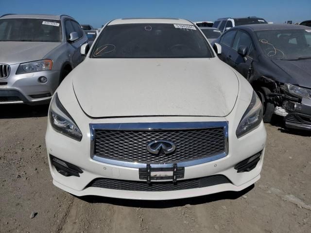 2017 Infiniti Q70 3.7