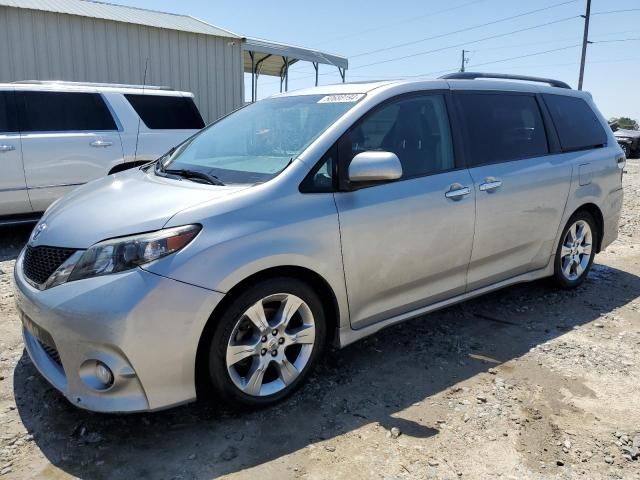 2013 Toyota Sienna Sport