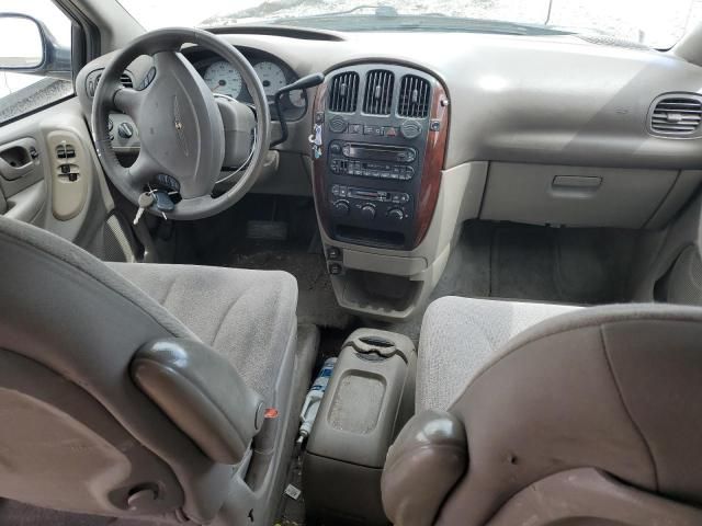 2003 Chrysler Town & Country EX