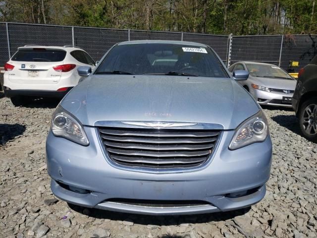 2013 Chrysler 200 Touring