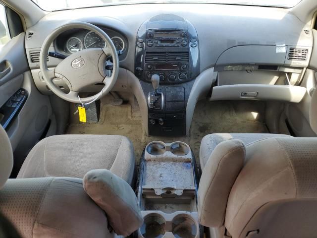 2005 Toyota Sienna CE