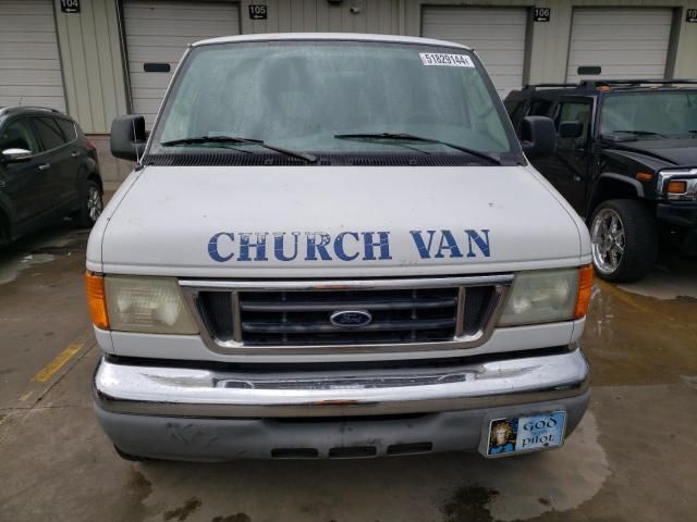 2004 Ford Econoline E350 Super Duty Wagon