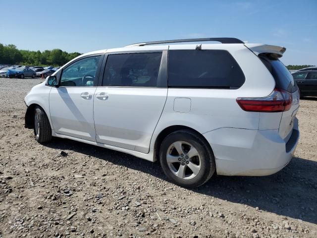 2020 Toyota Sienna LE