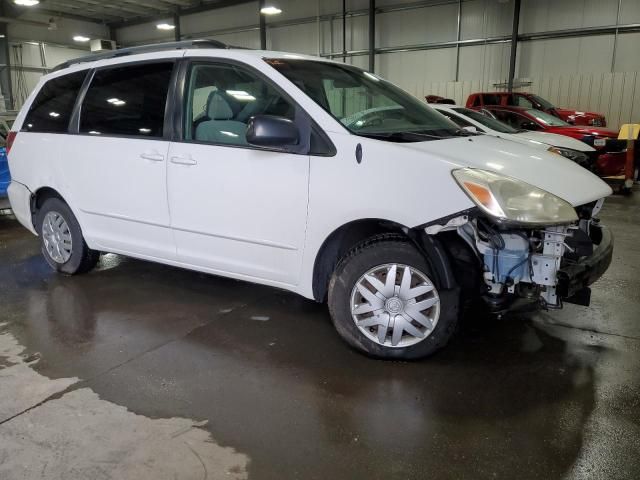 2005 Toyota Sienna CE