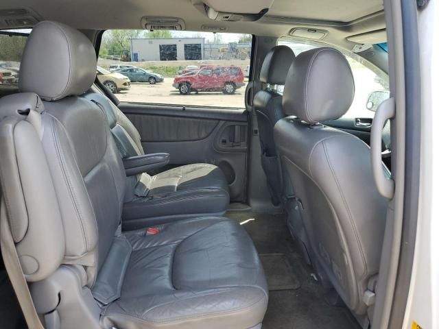 2004 Toyota Sienna XLE