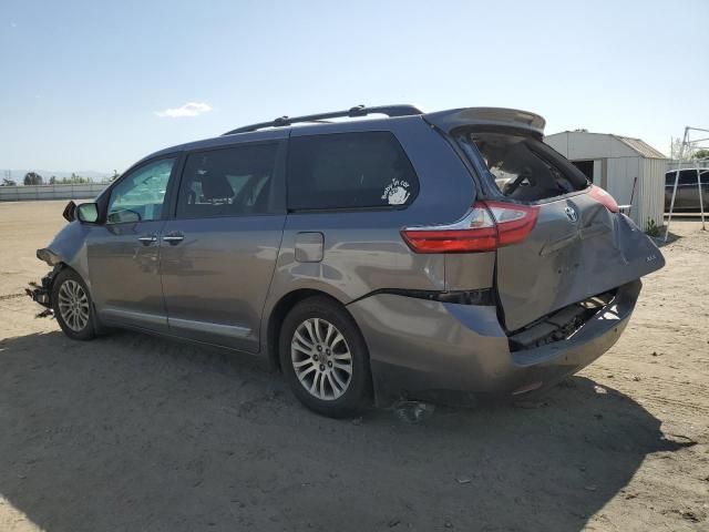 2017 Toyota Sienna XLE