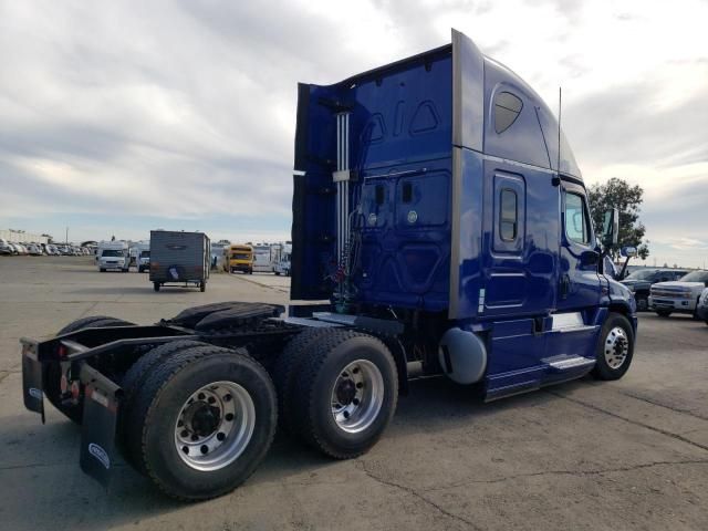 2013 Freightliner Cascadia 125