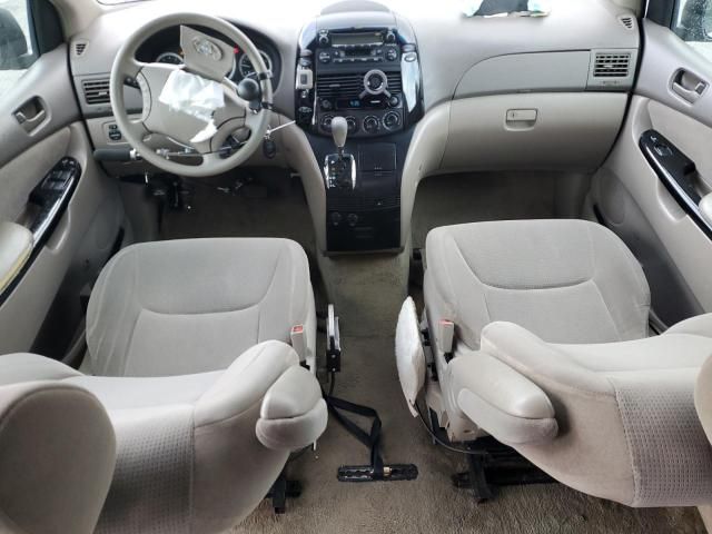 2004 Toyota Sienna CE