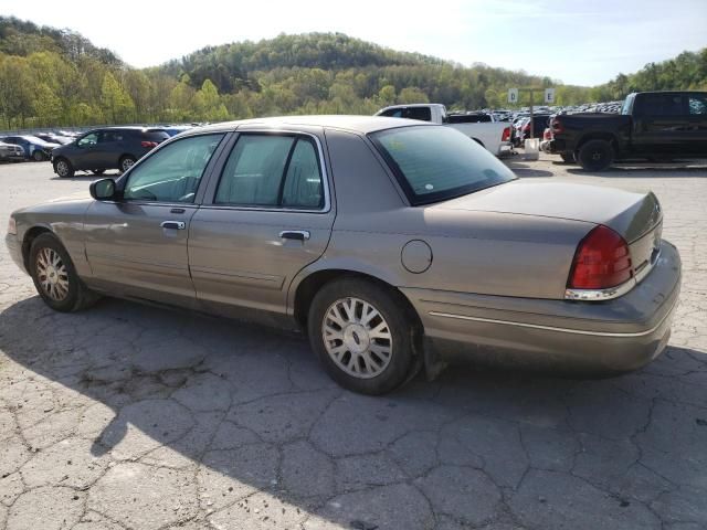 2004 Ford Crown Victoria LX