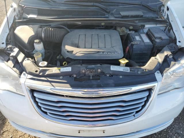 2015 Chrysler Town & Country Touring L