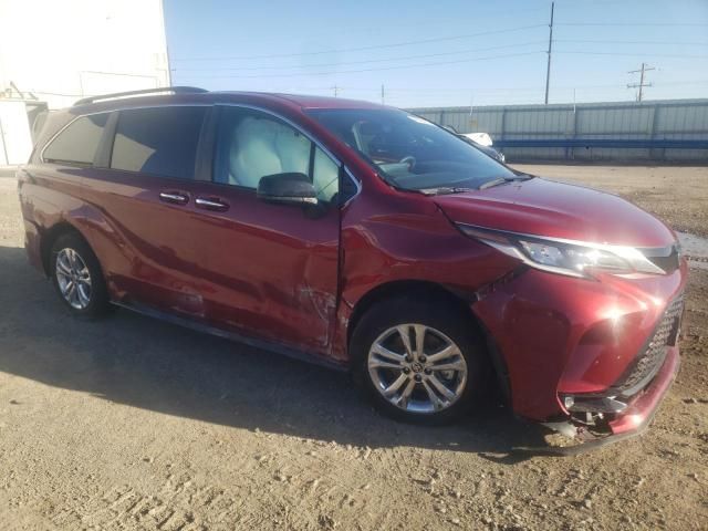 2022 Toyota Sienna XSE