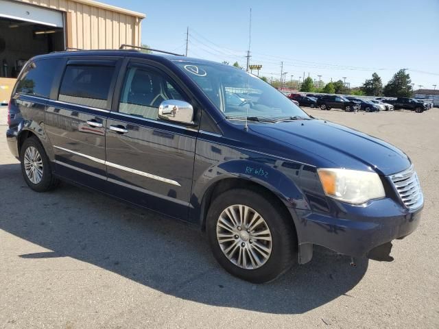 2013 Chrysler Town & Country Touring L