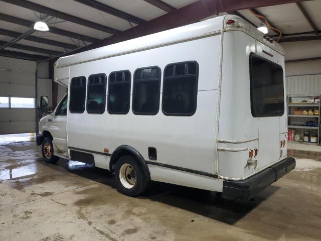 2008 Ford Econoline E350 Super Duty Cutaway Van