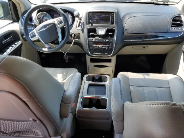 2013 Chrysler Town & Country Touring