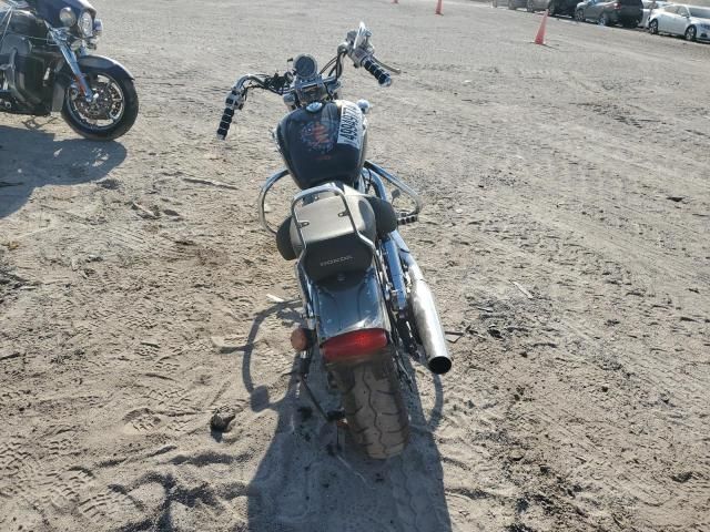 2004 Honda VT1100 C