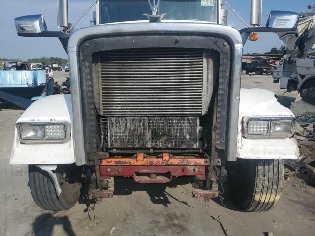 1996 Freightliner Conventional FLD120