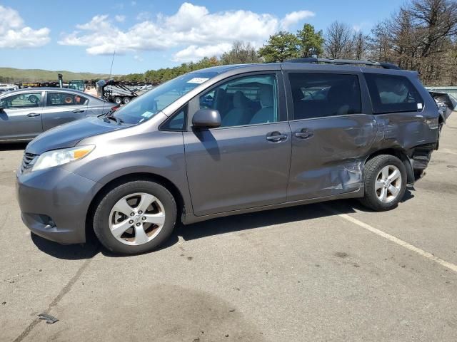 2013 Toyota Sienna LE