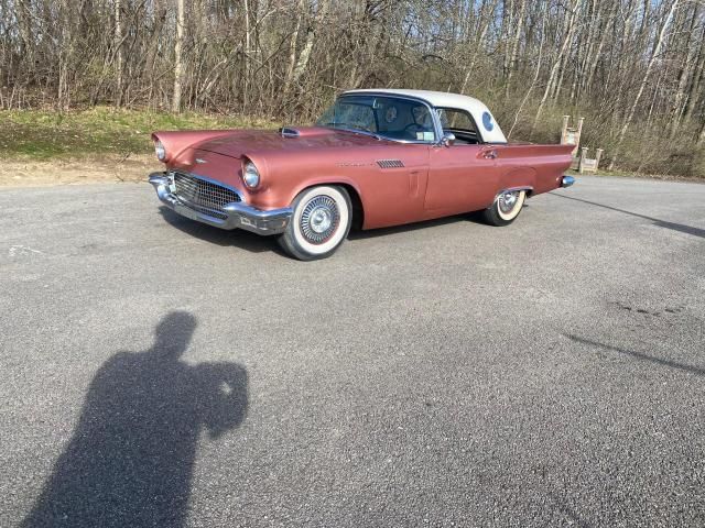 1957 Ford Thundrbird