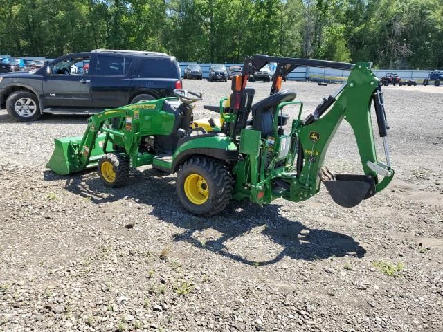 2019 John Deere 1025R