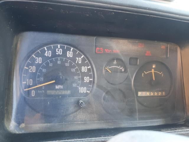 1999 Chevrolet Tilt Master W4S042